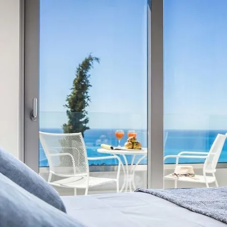 Villa Trapezaki Sleeps 6 Pool Air Con Wifi *