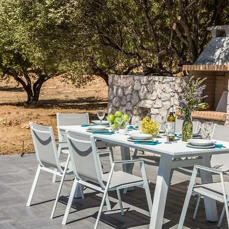 Trapezaki Sleeps 6 Pool Air Con Wifi Trapezaki (Kefalonia)
