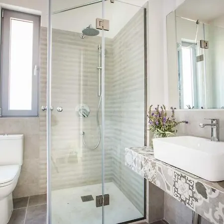 Villa Trapezaki Sleeps 6 Pool Air Con Wifi