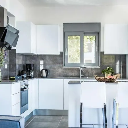 וילה Trapezaki Sleeps 6 Pool Air Con Wifi טרפזאקי
